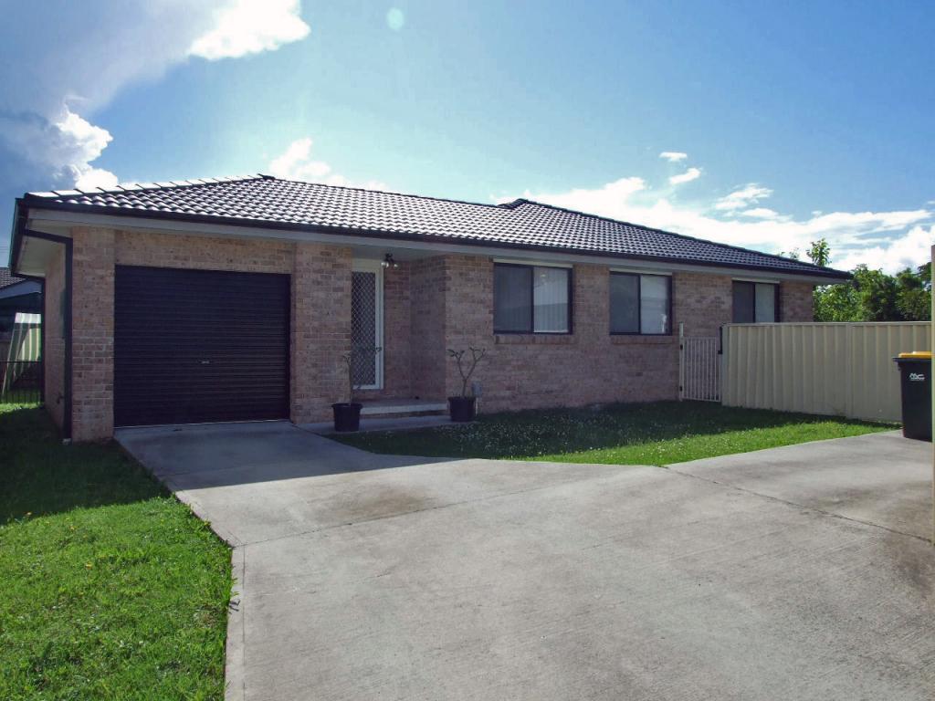 6a Latham Ave, Taree, NSW 2430