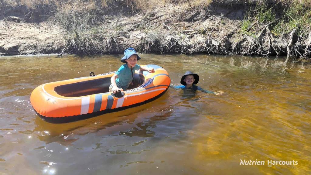 328 Nabaroo Rd, Cowalla, WA 6503