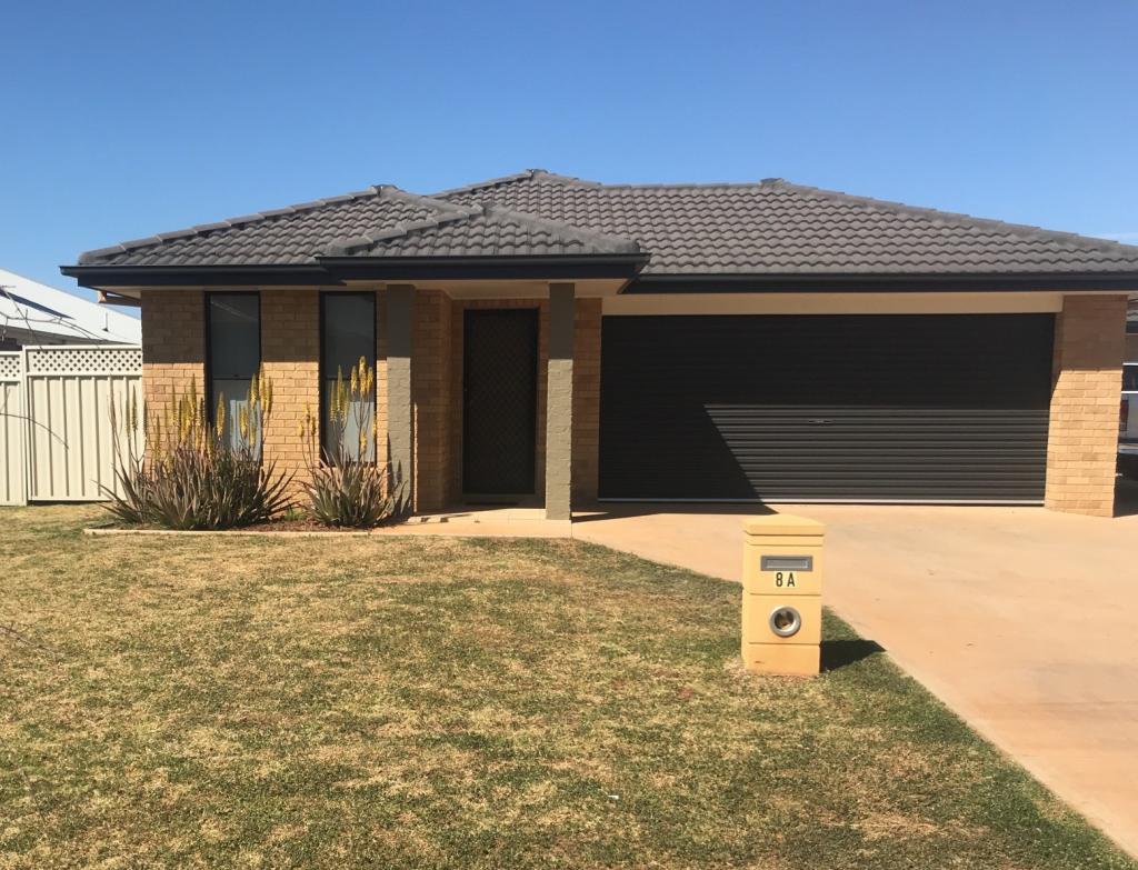 8a Ellenborough Ave, Dubbo, NSW 2830