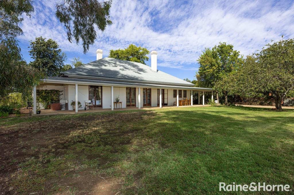 70 Gregadoo Rd, Lake Albert, NSW 2650