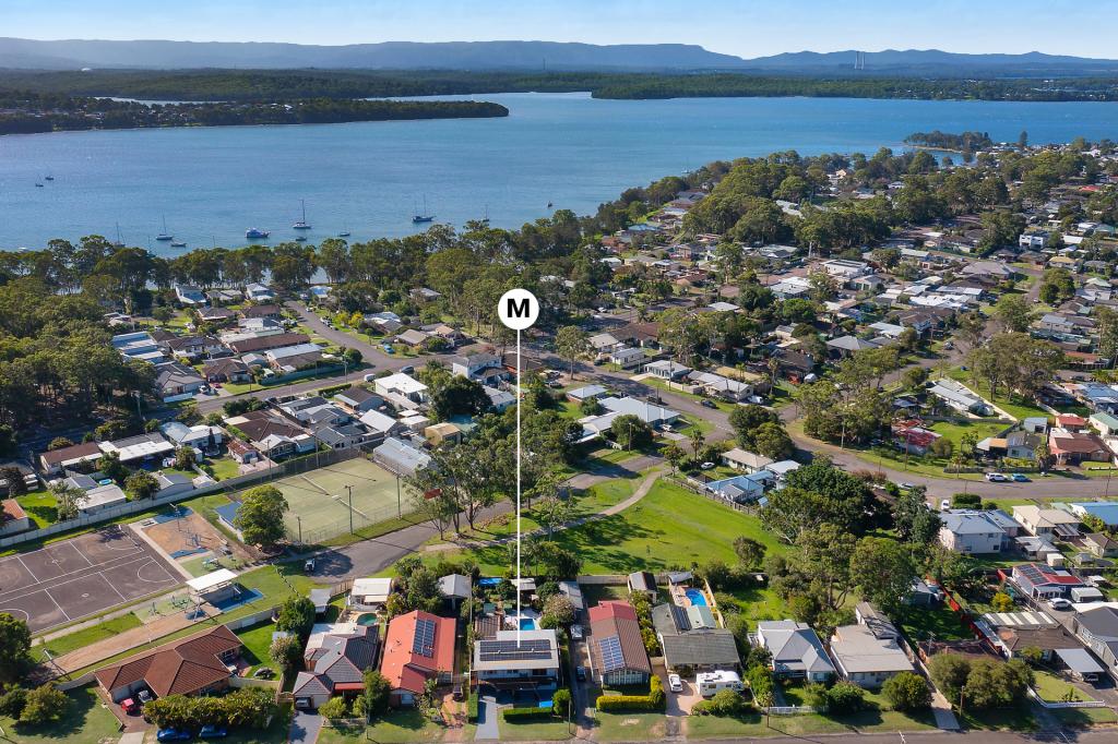 8 CAMPBELL PDE, MANNERING PARK, NSW 2259