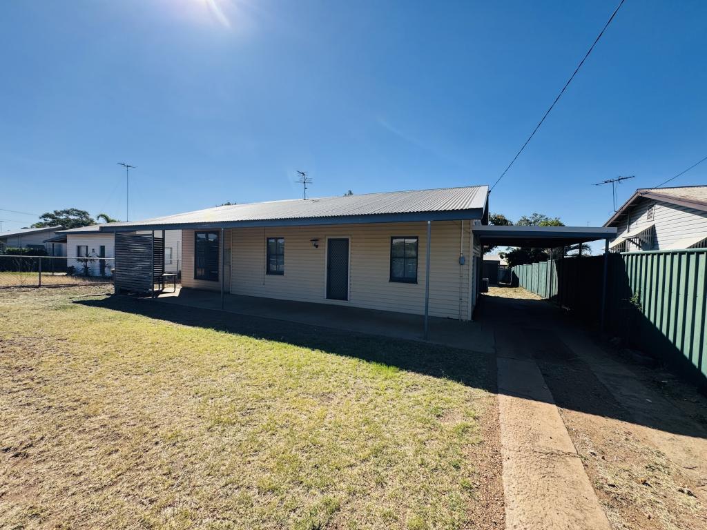 8 Hilton Rd, Mount Isa, QLD 4825