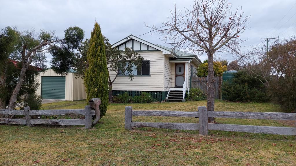 23 Thorpe St, Stanthorpe, QLD 4380