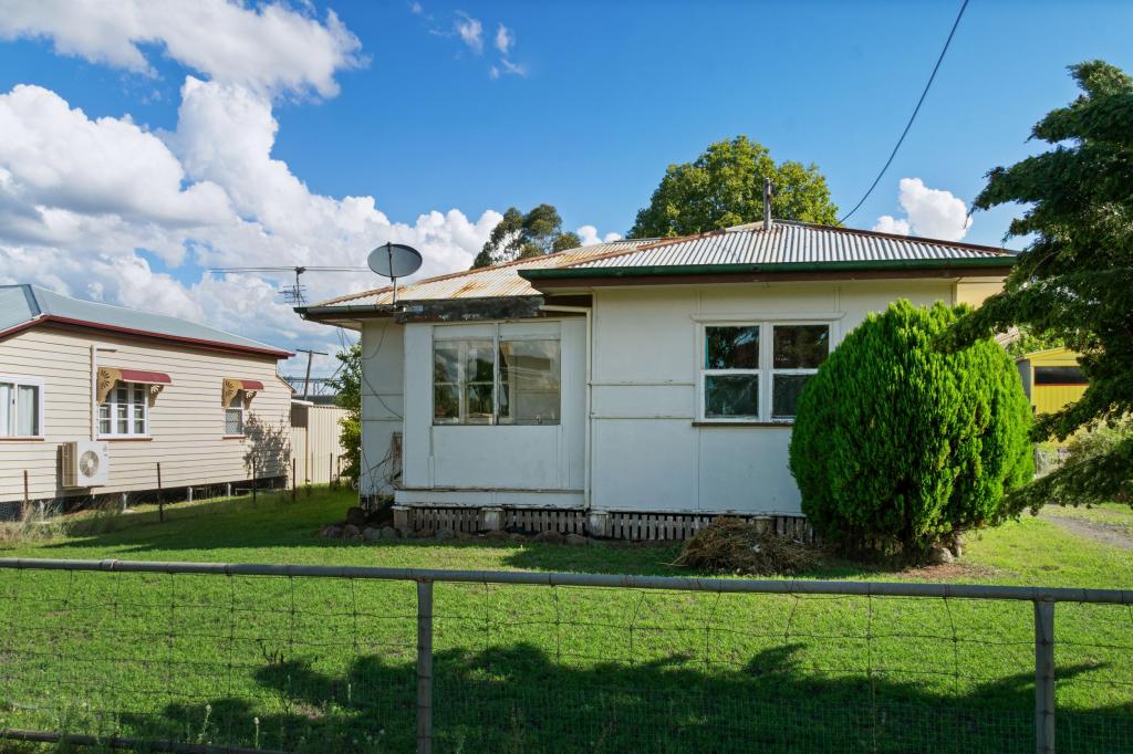 217 Bridge St, Oakey, QLD 4401