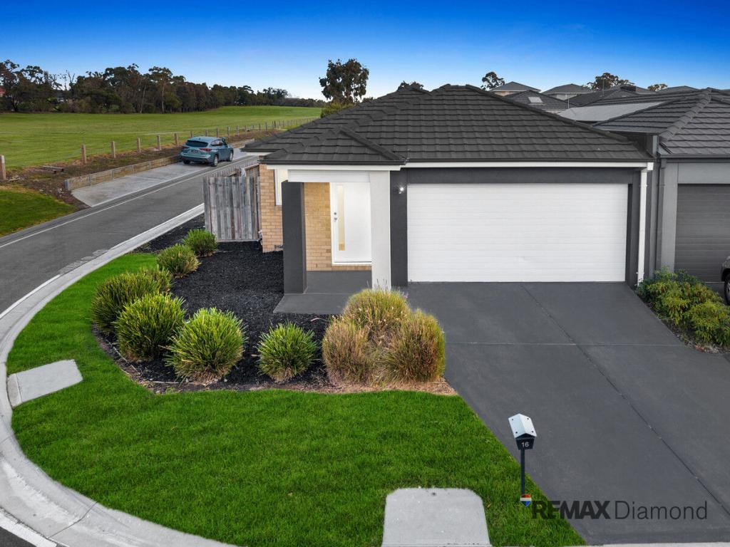 16 Woodright Cct, Cranbourne, VIC 3977