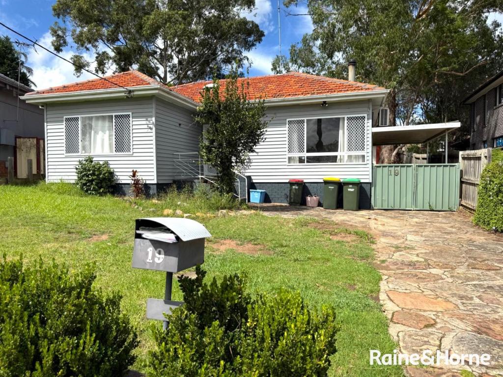 19 High St, Campbelltown, NSW 2560