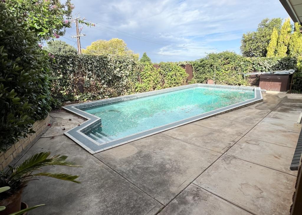 212 Maxwell Rd, Para Hills, SA 5096