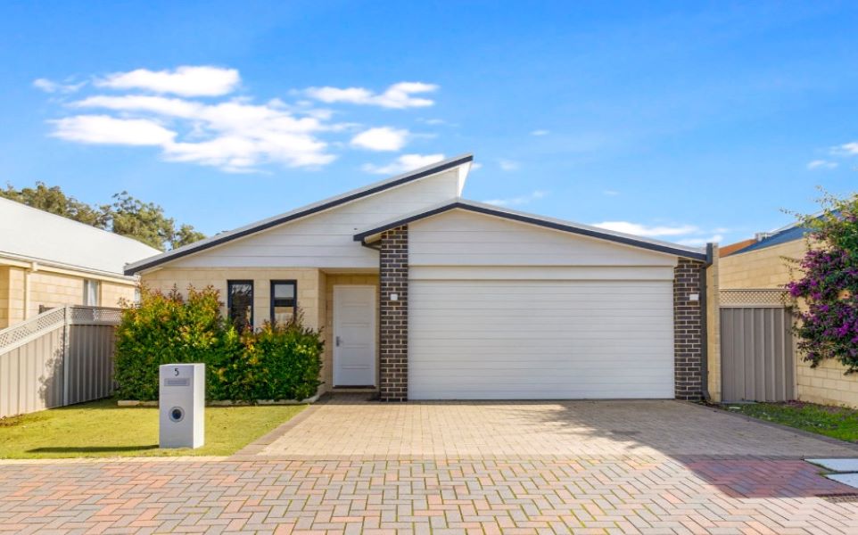 5 GROVE LANE, AUSTRALIND, WA 6233