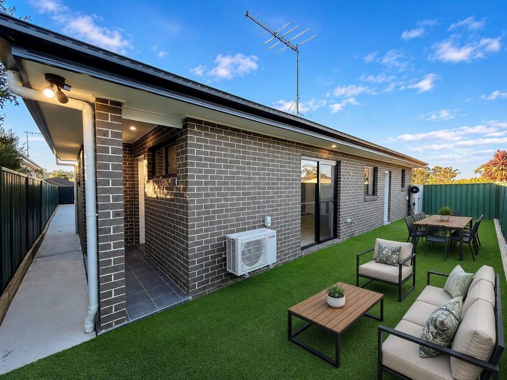 15a Renoir St, Old Toongabbie, NSW 2146