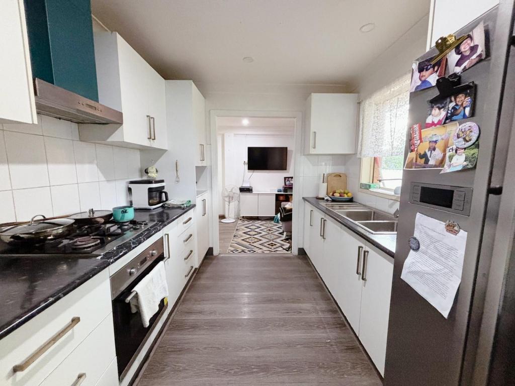 39 Hydrangea Pl, Macquarie Fields, NSW 2564