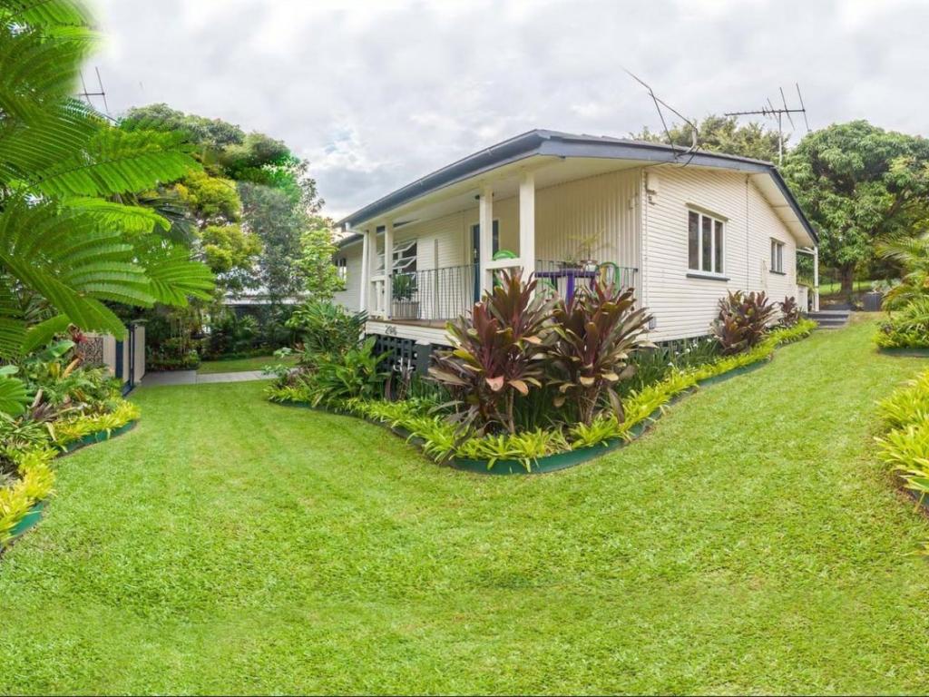 296 Richmond Rd, Cannon Hill, QLD 4170