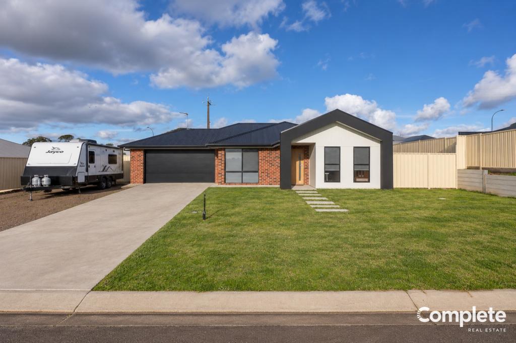 22 MONTBRIETA CT, WORROLONG, SA 5291