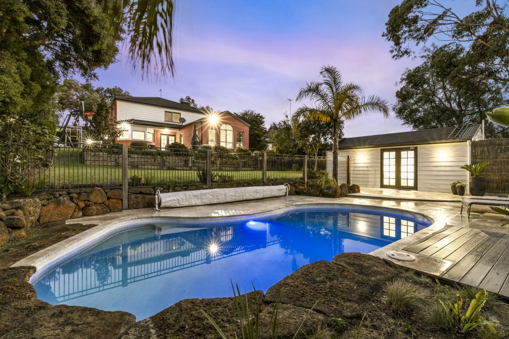 8 Carroll Rd, Highton, VIC 3216