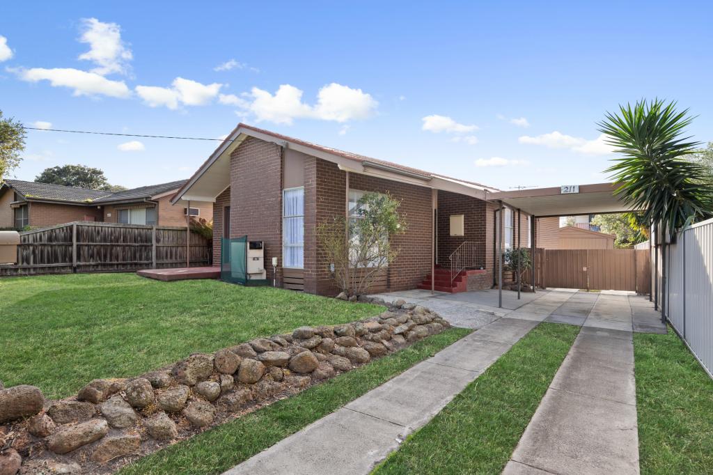 211 Cheltenham Rd, Keysborough, VIC 3173