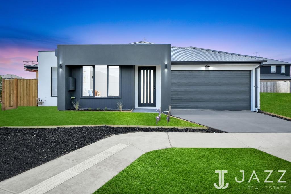 12 Semolina St, Manor Lakes, VIC 3024