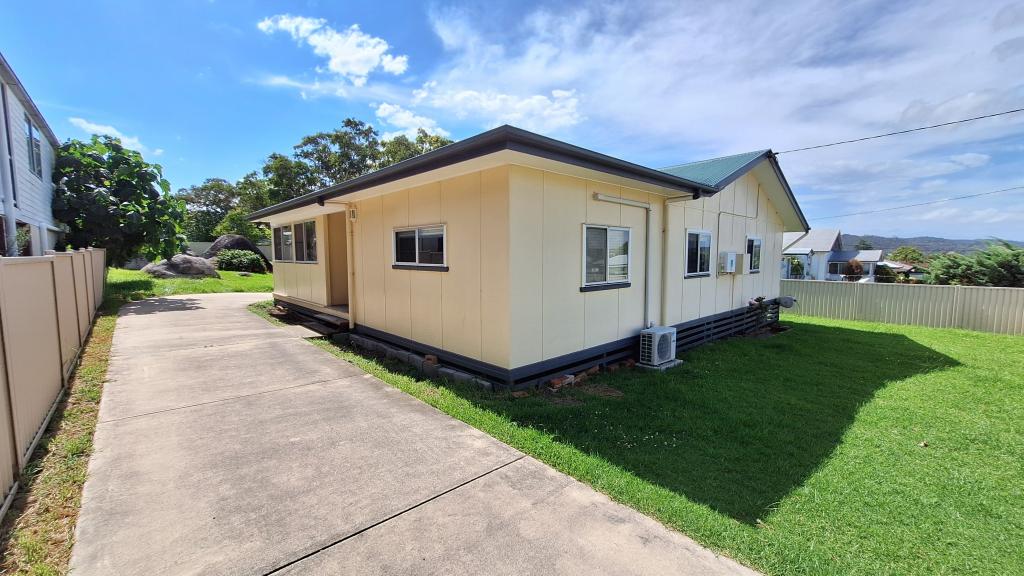28 MCGREGOR TCE, STANTHORPE, QLD 4380