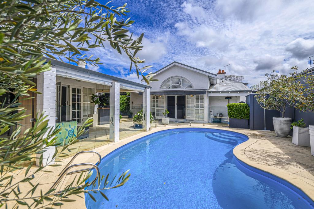 22 WAVERLEY ST, SOUTH PERTH, WA 6151