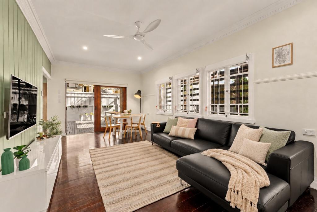 23 DUKE ST, CANNON HILL, QLD 4170