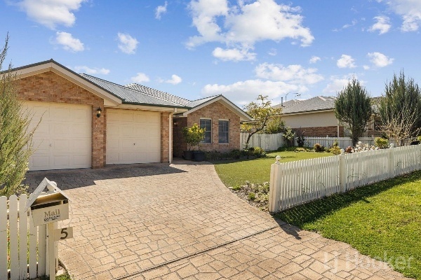 5 Tennyson Dr, Queanbeyan East, NSW 2620