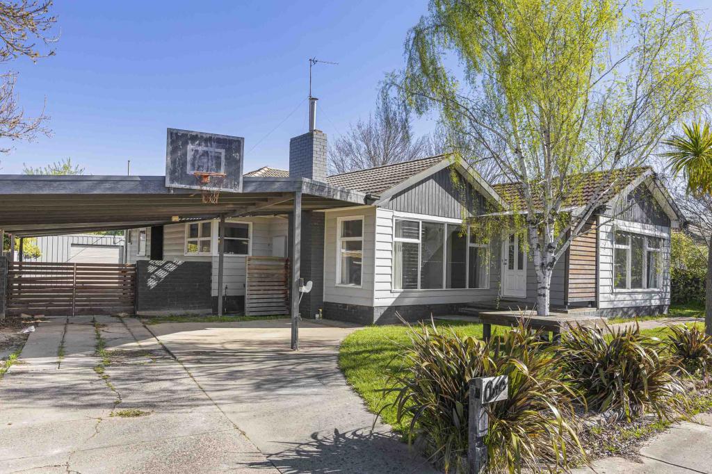 1 Leonard St, Wendouree, VIC 3355