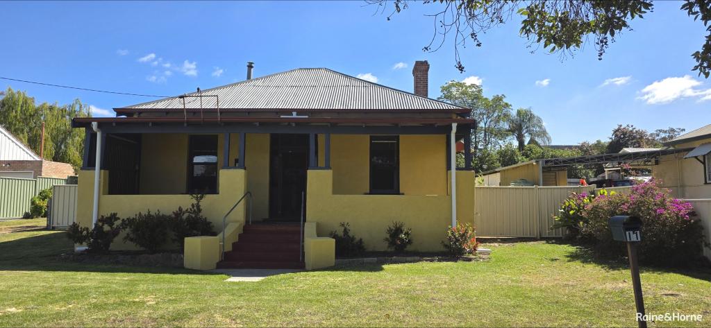 11 MCLEOD ST, KOJONUP, WA 6395