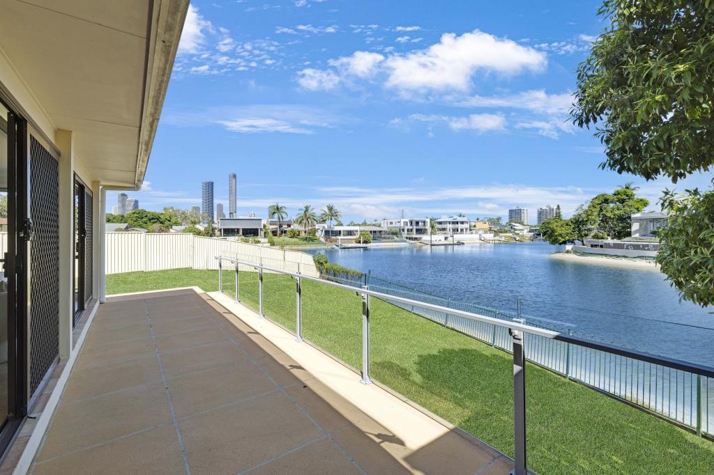 9 Aroona Ave, Broadbeach Waters, QLD 4218