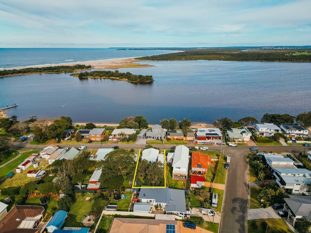 81 RIVER RD, SHOALHAVEN HEADS, NSW 2535