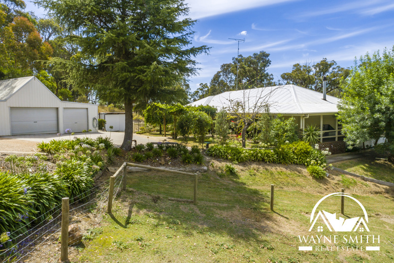 180 Doctors Creek Rd, Clonbinane, VIC 3658