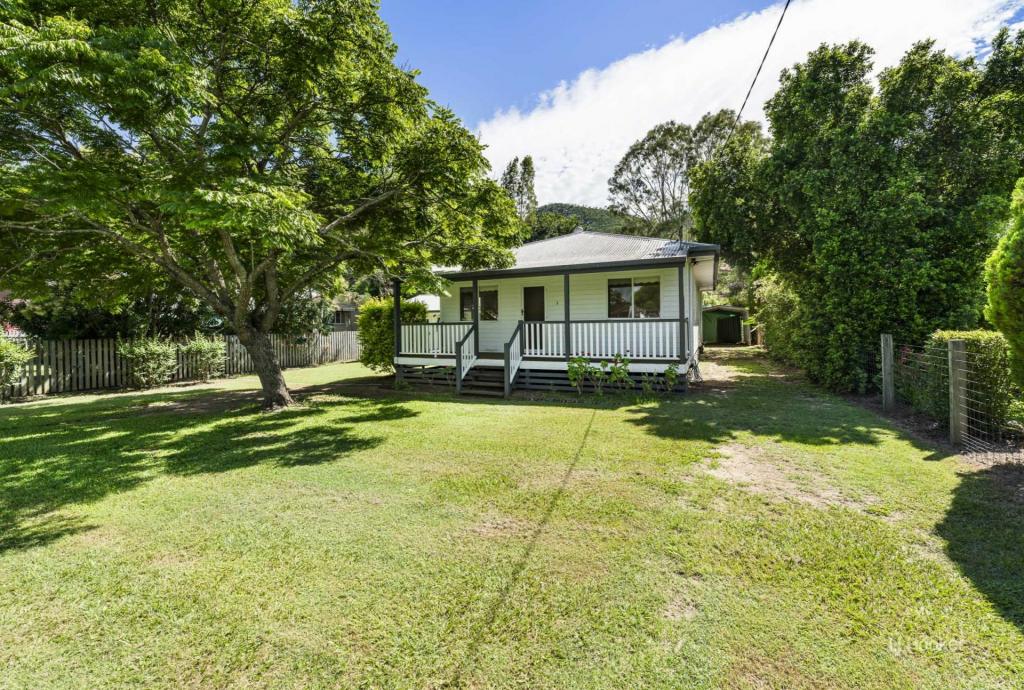 3 Russell St, Esk, QLD 4312