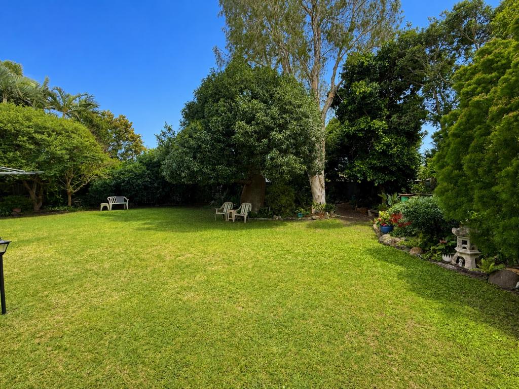17 Aqualine Dr, Point Vernon, QLD 4655