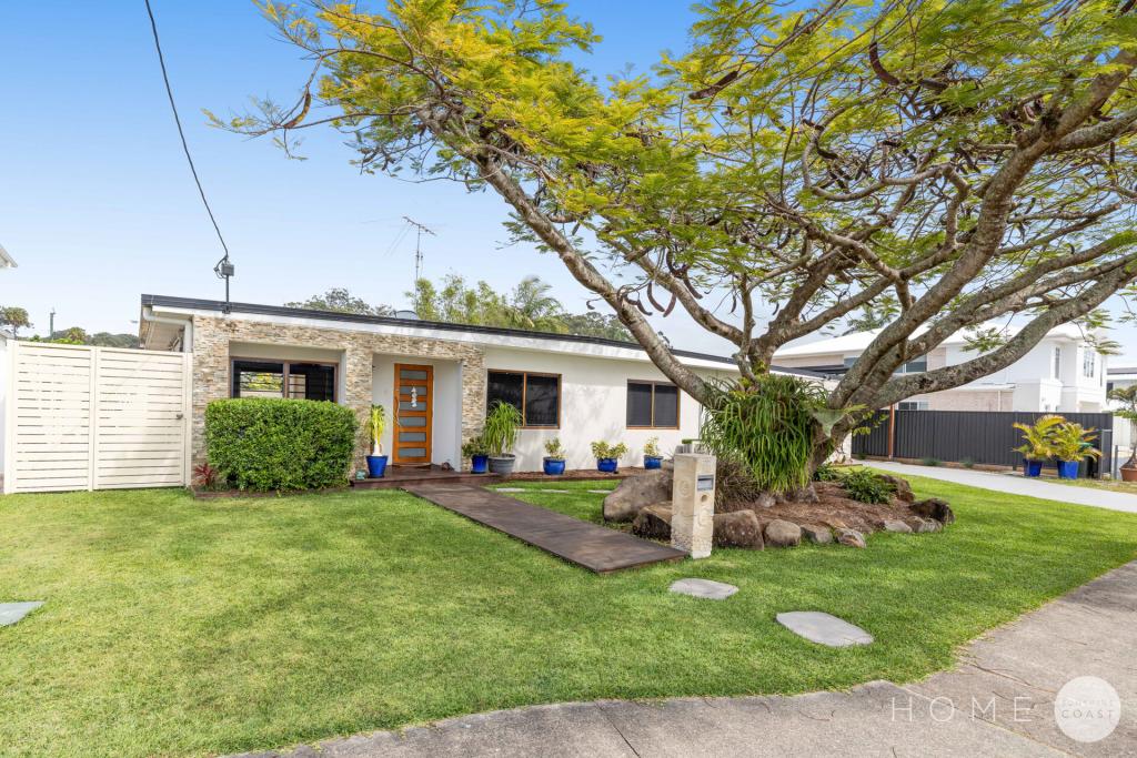 41 Surf Rd, Alexandra Headland, QLD 4572