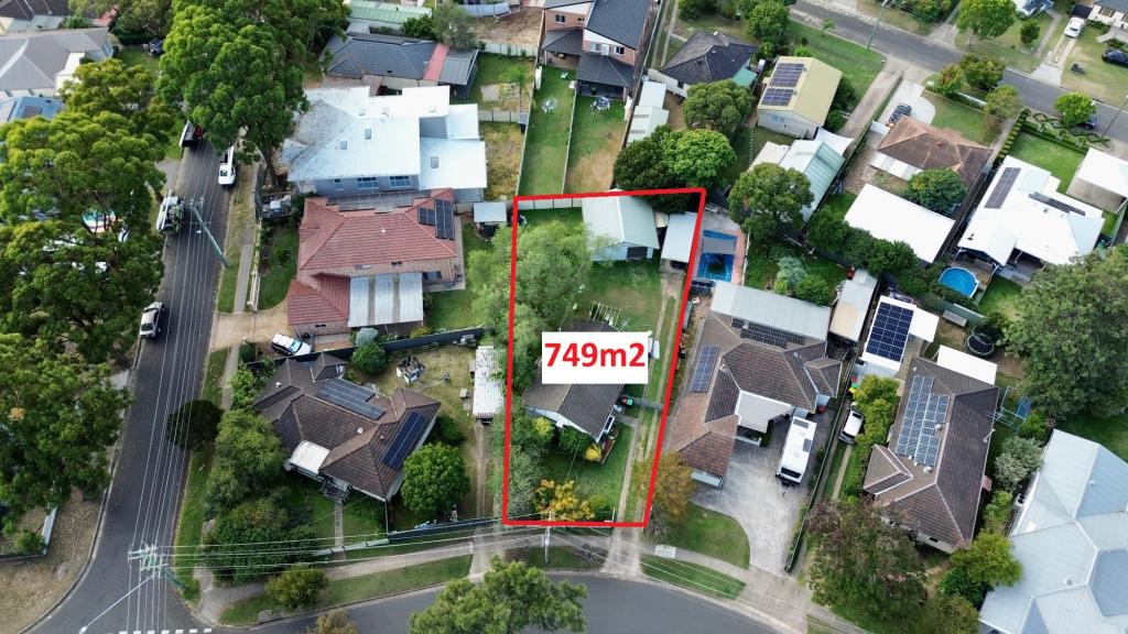 3 Labuan Rd, Holsworthy, NSW 2173