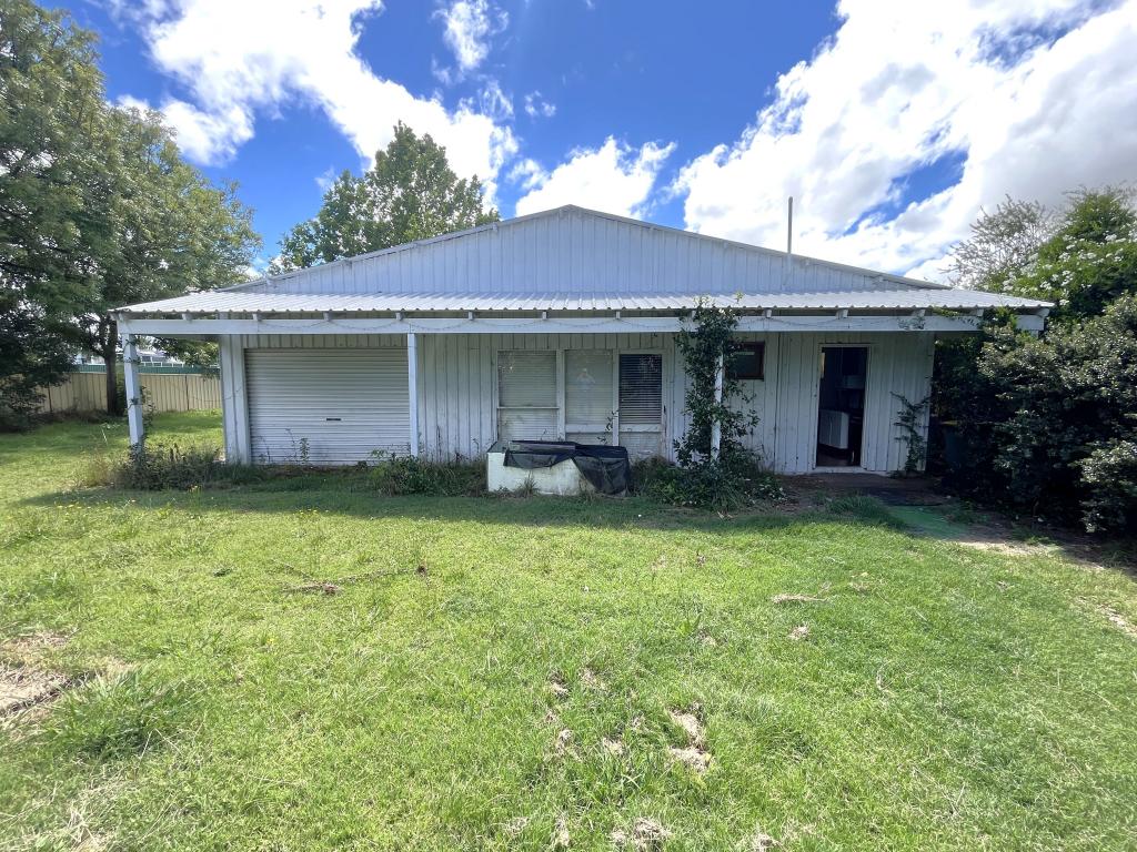 30 BLESSING ST, GLEN INNES, NSW 2370