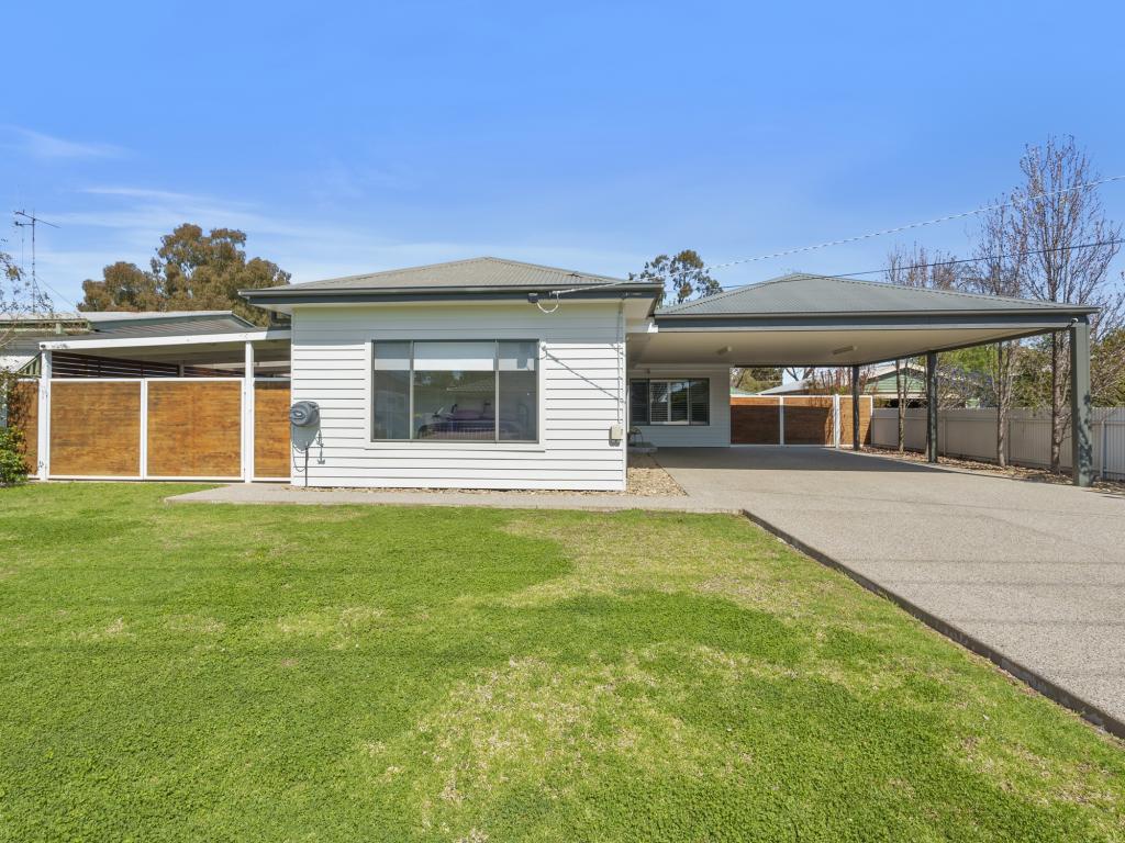 18 SLEDMERE AVE, COBRAM, VIC 3644
