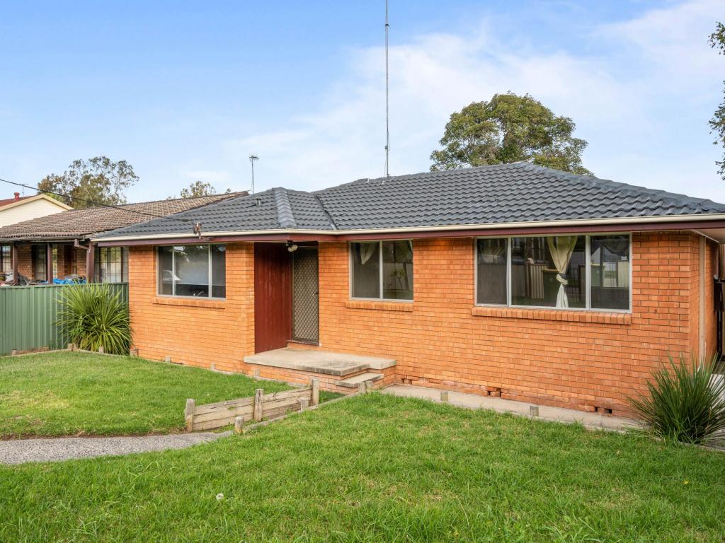 34 Albatross Rd, Berkeley Vale, NSW 2261