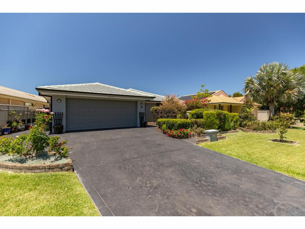 8 Benara Cres, Forster, NSW 2428