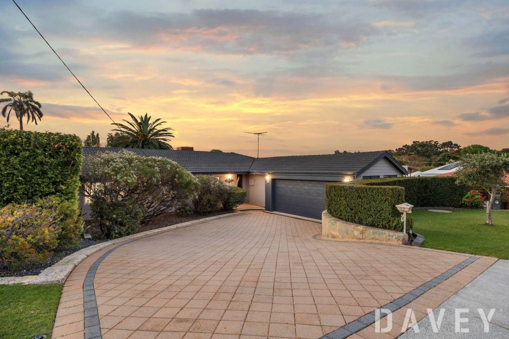 17 BALFERN CT, HAMERSLEY, WA 6022