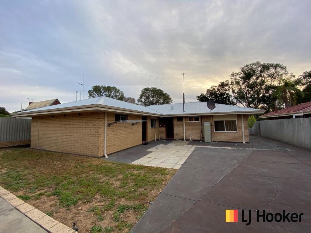 52 Sussex St, Spearwood, WA 6163