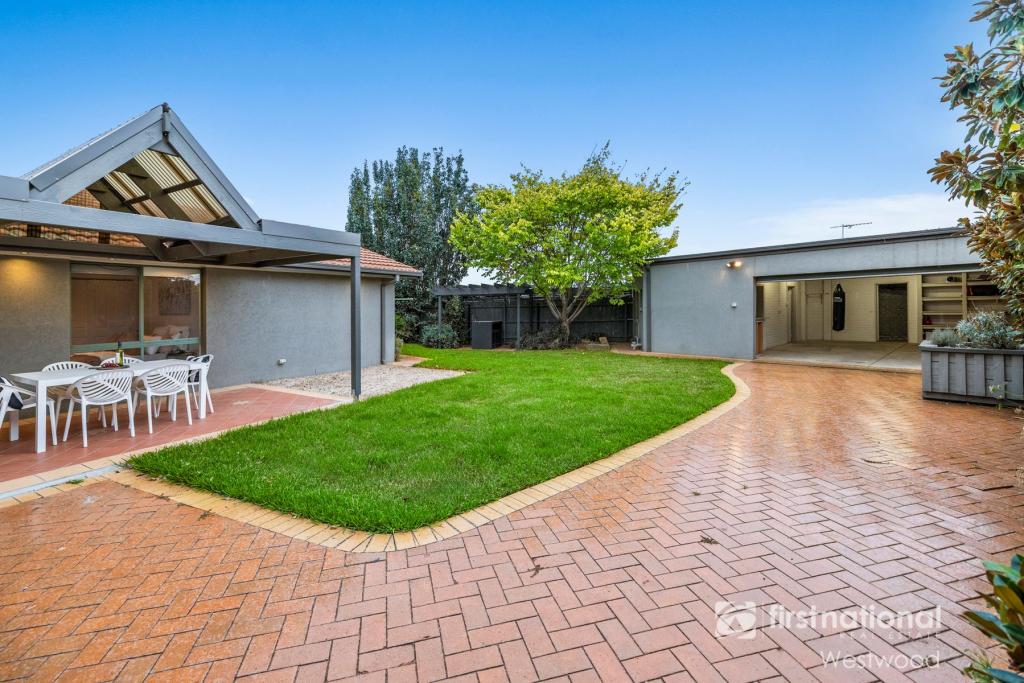 25 Gabrielle Cl, Werribee, VIC 3030