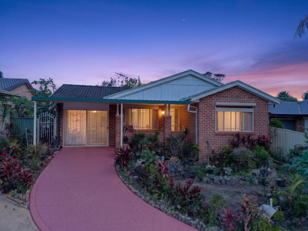 9 Vanessa Pl, Macquarie Fields, NSW 2564