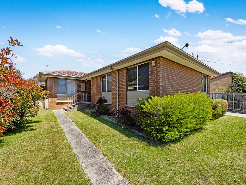 4 Susan Ct, Cranbourne, VIC 3977