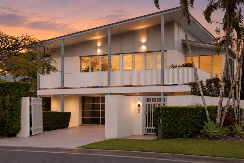 8 COORAN CT, NOOSA HEADS, QLD 4567