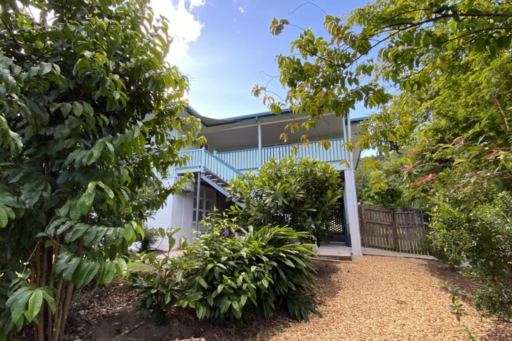 61 Hillview Cres, Whitfield, QLD 4870