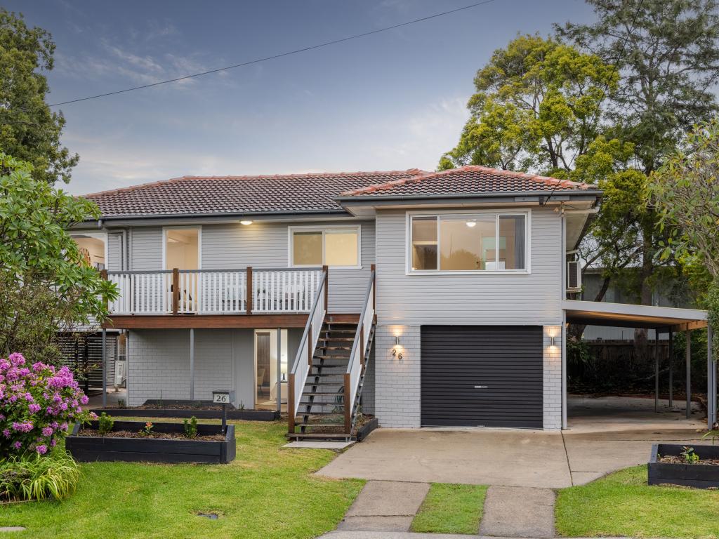 26 LANDSTEAD ST, OXLEY, QLD 4075