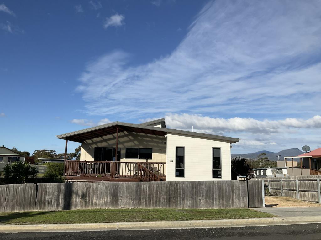 8 Pelican Ct, Scamander, TAS 7215