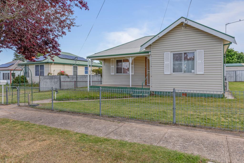 34 Frape St, Blayney, NSW 2799