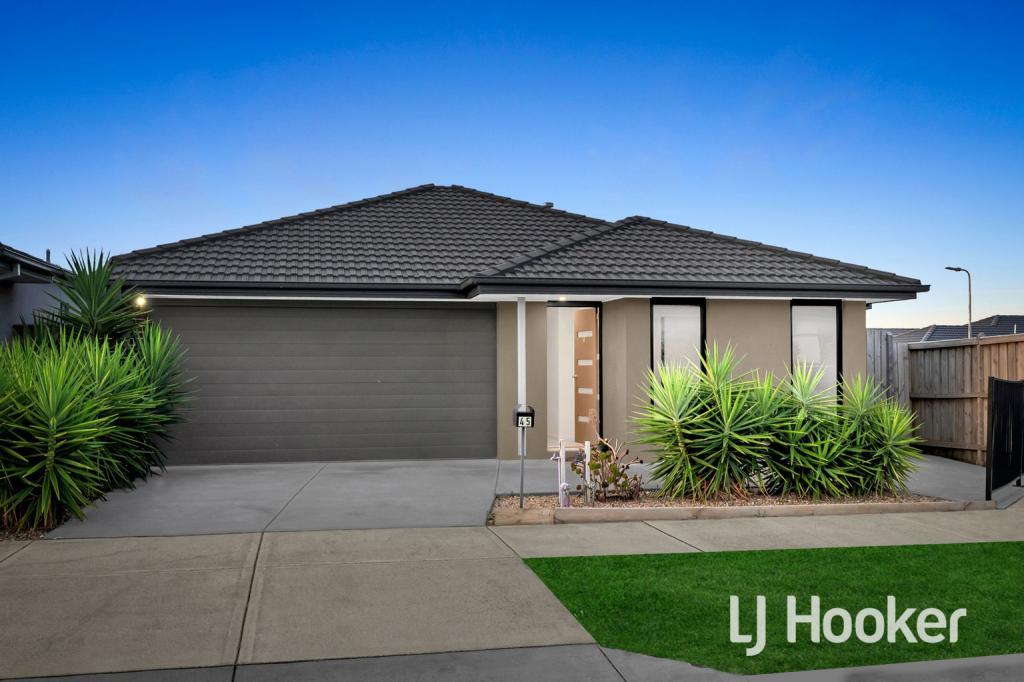 45 Hollywell Rd, Clyde North, VIC 3978