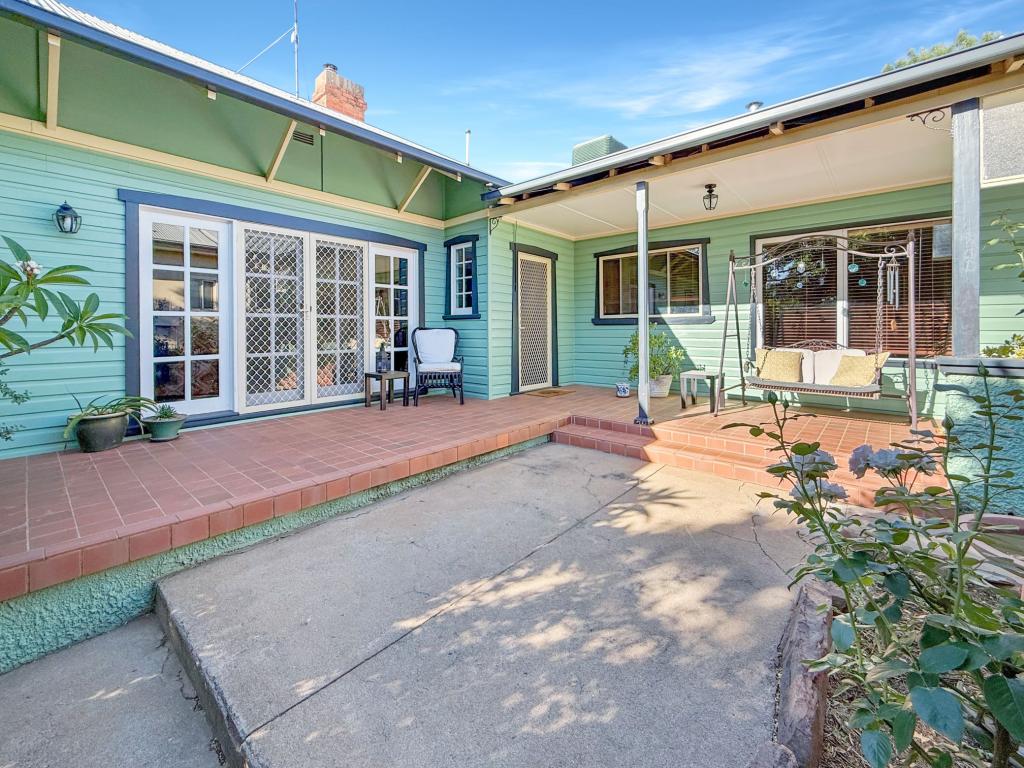 99 Palm Ave, Leeton, NSW 2705