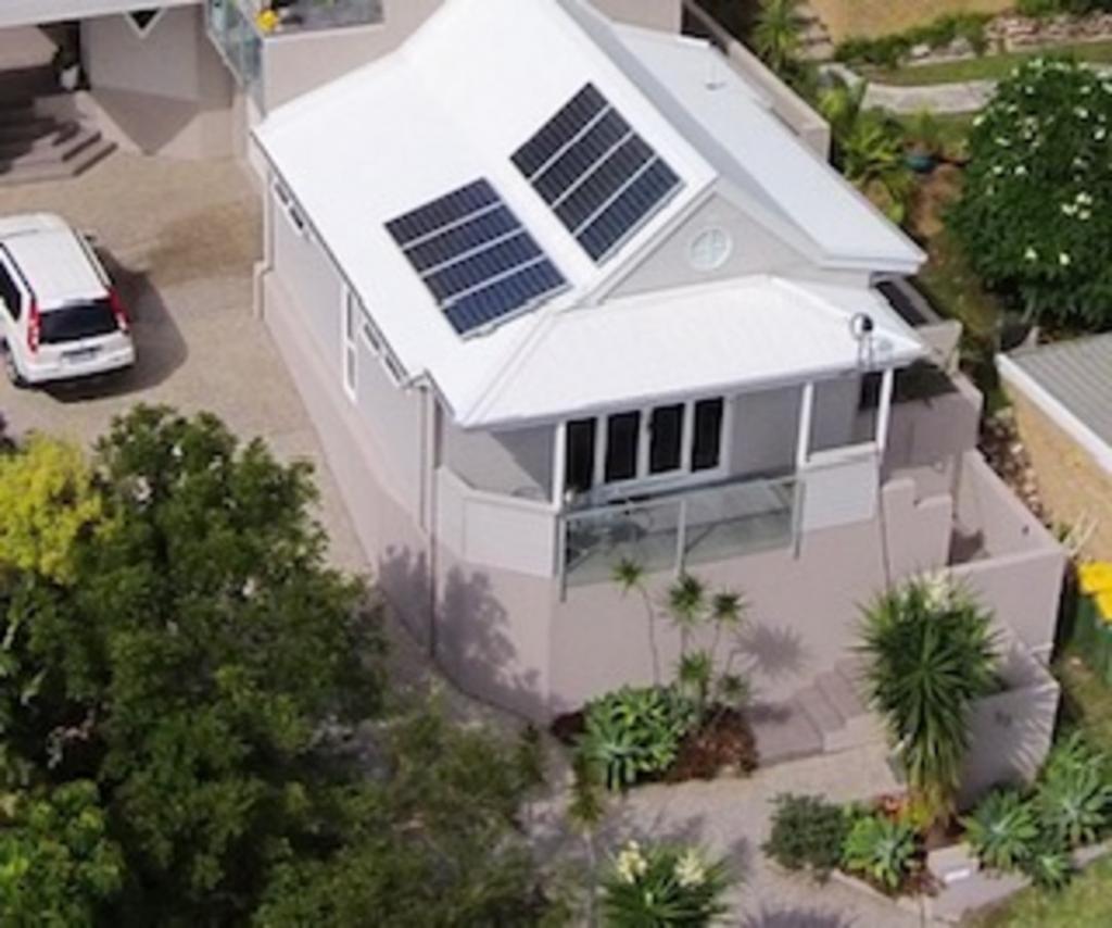 35a Brakes Cres, Miami, QLD 4220