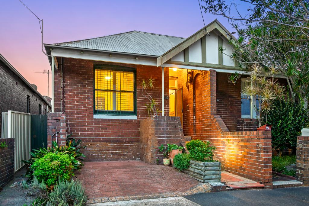 19 Queen St, Marrickville, NSW 2204